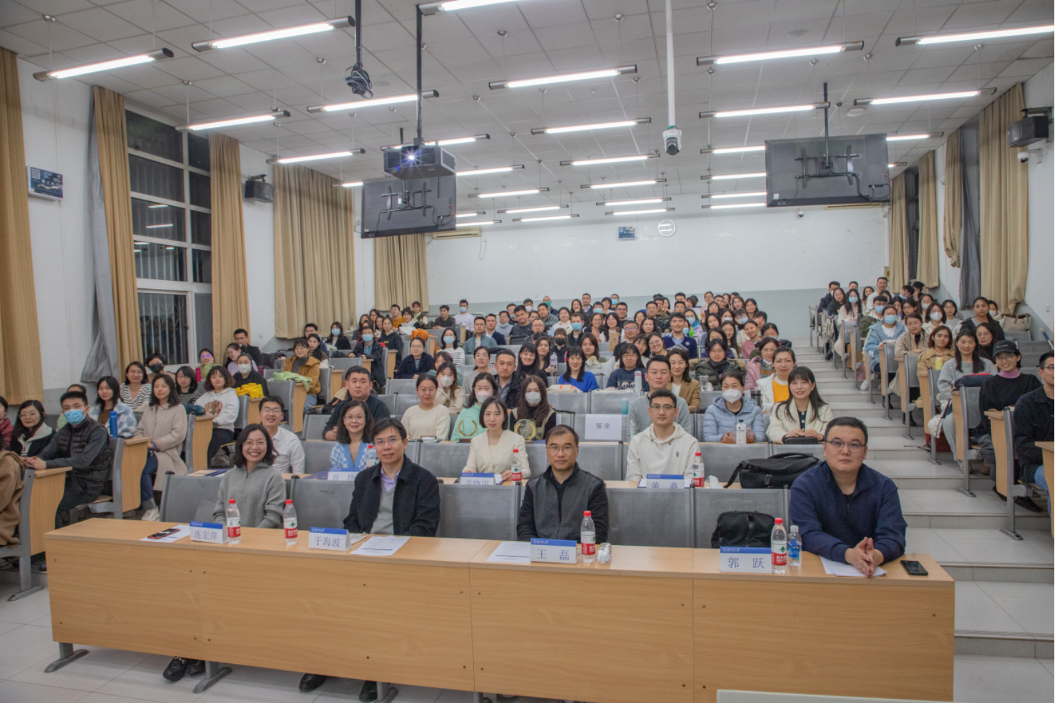 C:\鸽-工作文件\7.奖学金\2022级奖学金评选\颁奖仪式\新闻稿\新闻稿图片\大合照2.png大合照2
